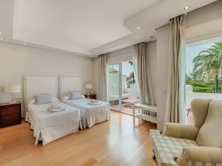 Villa for Sale in Costalita, Malaga 15