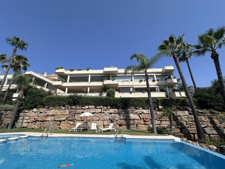 Apartment for Sale in The Golden Mile, Malaga 1