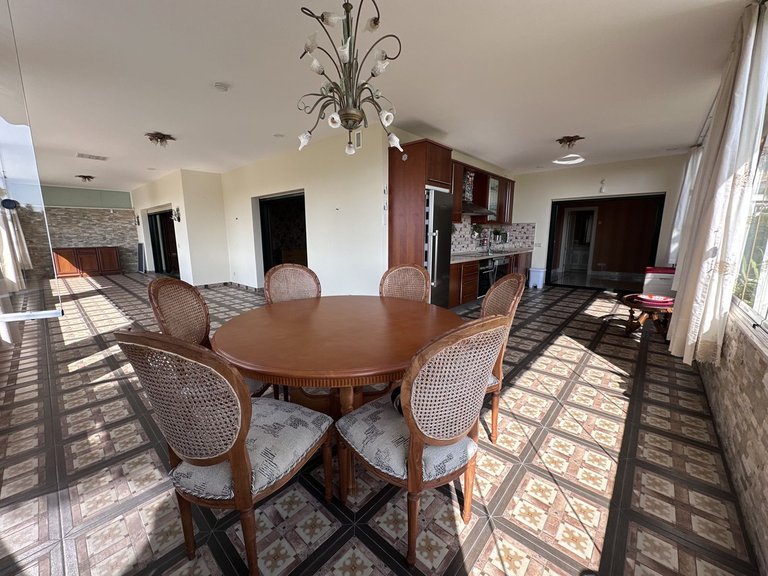 Apartment for Sale in The Golden Mile, Malaga 18