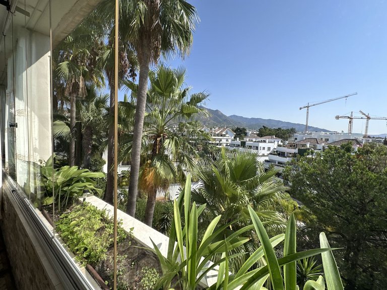 Apartment for Sale in The Golden Mile, Malaga 21