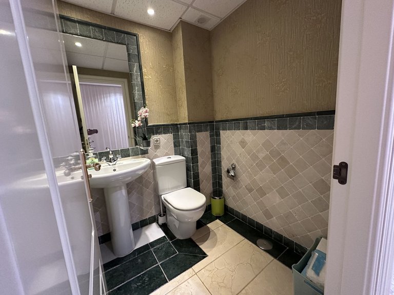 Apartment for Sale in The Golden Mile, Malaga 24