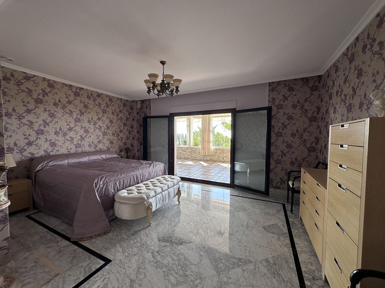 Apartment for Sale in The Golden Mile, Malaga 8
