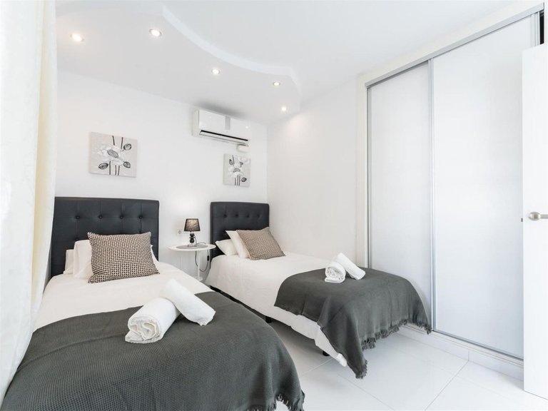 Apartment for Sale in Costa del Sol, Benalmadena Costa, Malaga 11