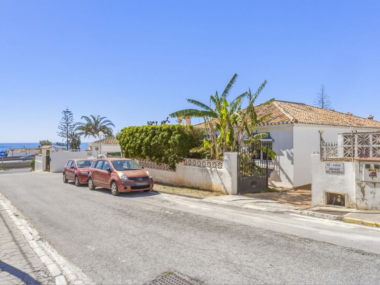 Villa for Sale in El Chaparral, Malaga 2