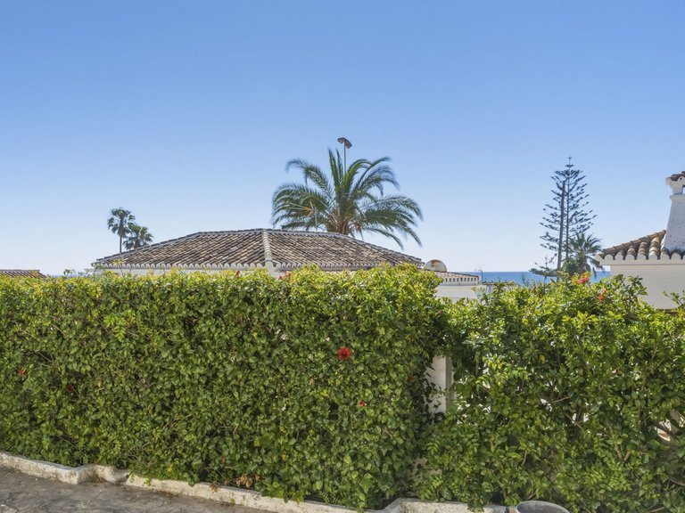 Villa for Sale in El Chaparral, Malaga 7