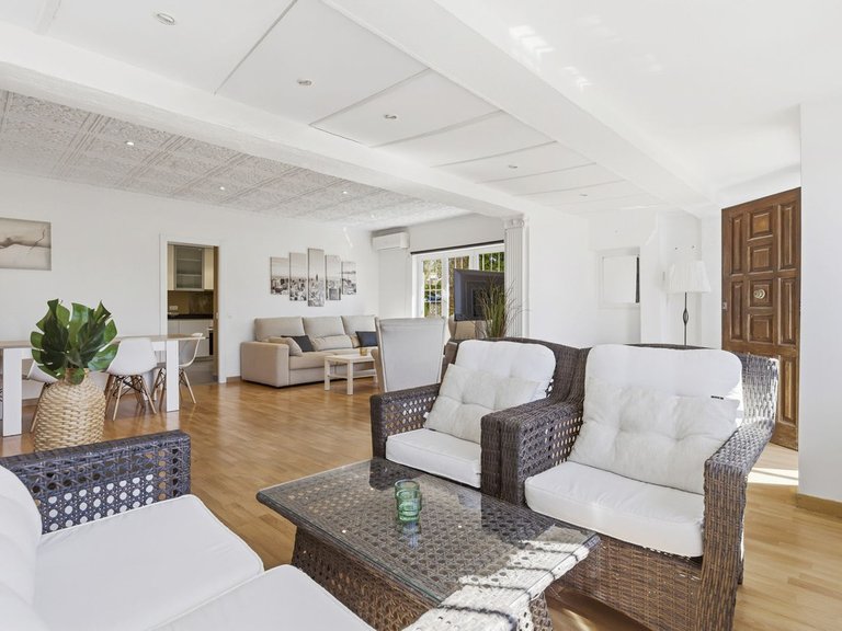 Villa for Sale in El Chaparral, Malaga 8