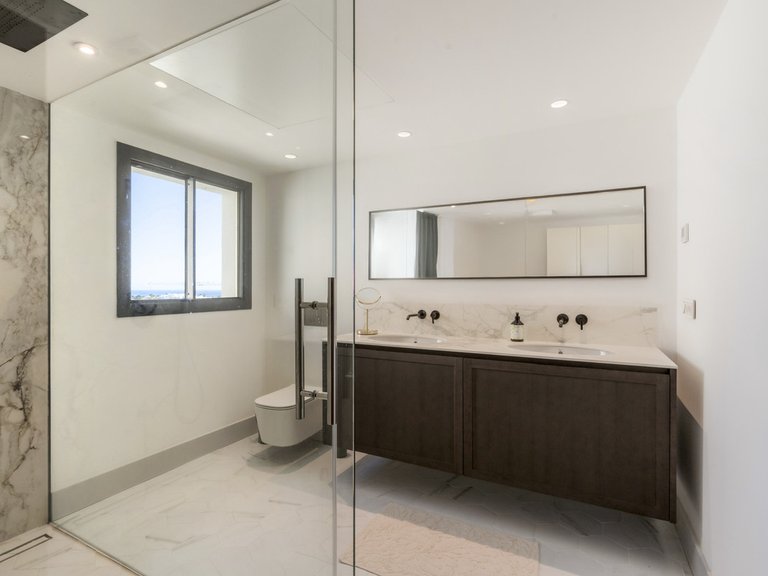Apartment for Sale in Nueva Andalucía, Malaga 8