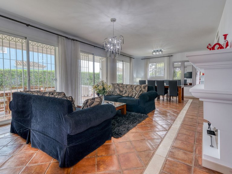 Villa for Sale in La Duquesa, Malaga 12