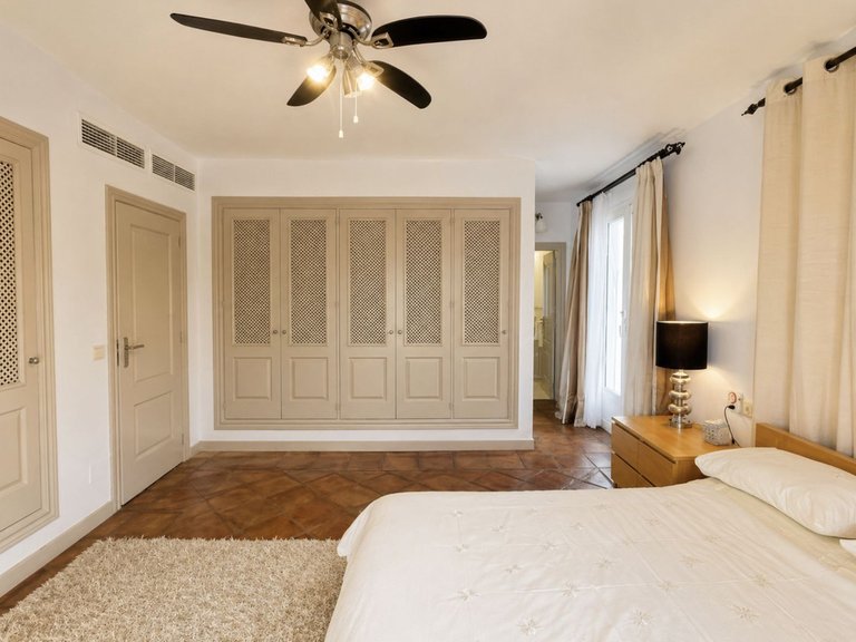 Villa for Sale in La Duquesa, Malaga 14
