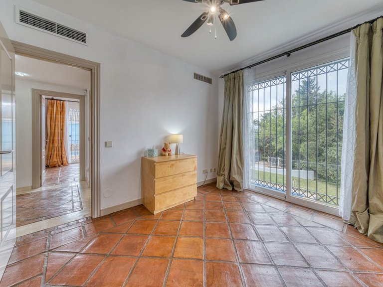 Villa for Sale in La Duquesa, Malaga 20