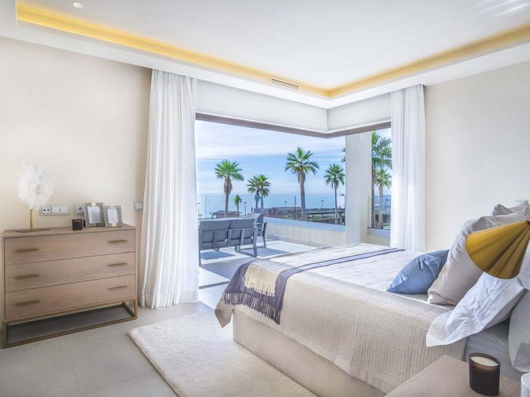 Villa for Sale in New Golden Mile, Malaga 18