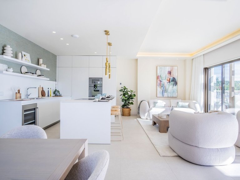 Villa for Sale in New Golden Mile, Malaga 2
