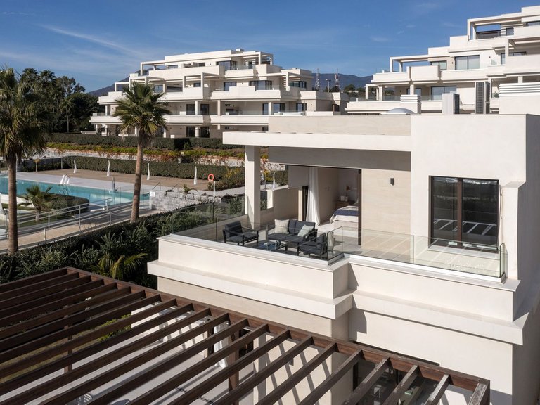 Villa for Sale in New Golden Mile, Malaga 23