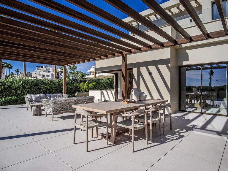 Villa for Sale in New Golden Mile, Malaga 25