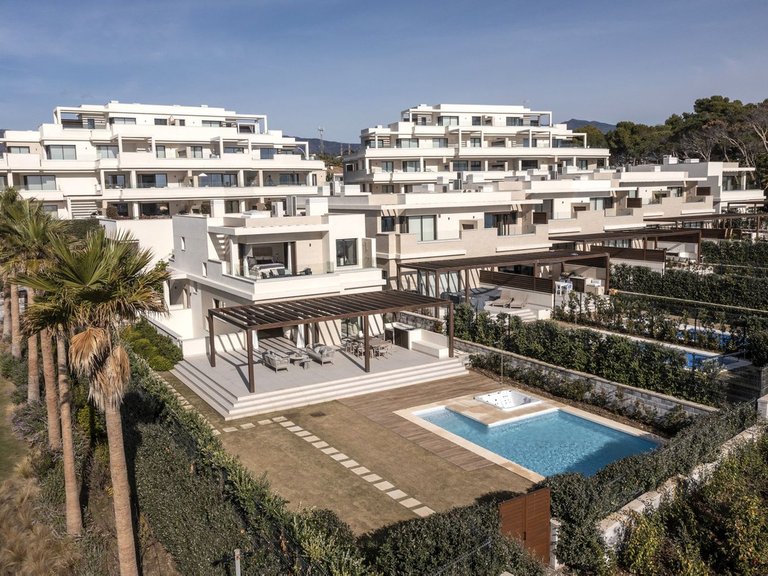 Villa for Sale in New Golden Mile, Malaga 35