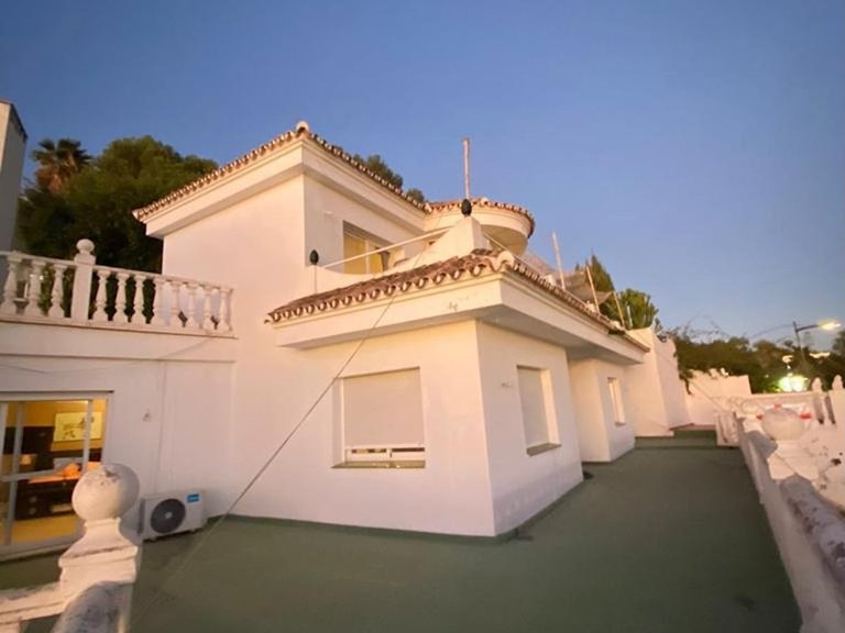 Villa for Sale in Nueva Andalucía, Malaga 2