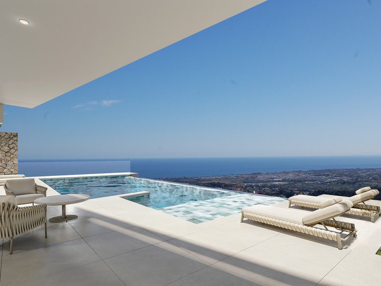 Villa for Sale in La Quinta, Malaga 2