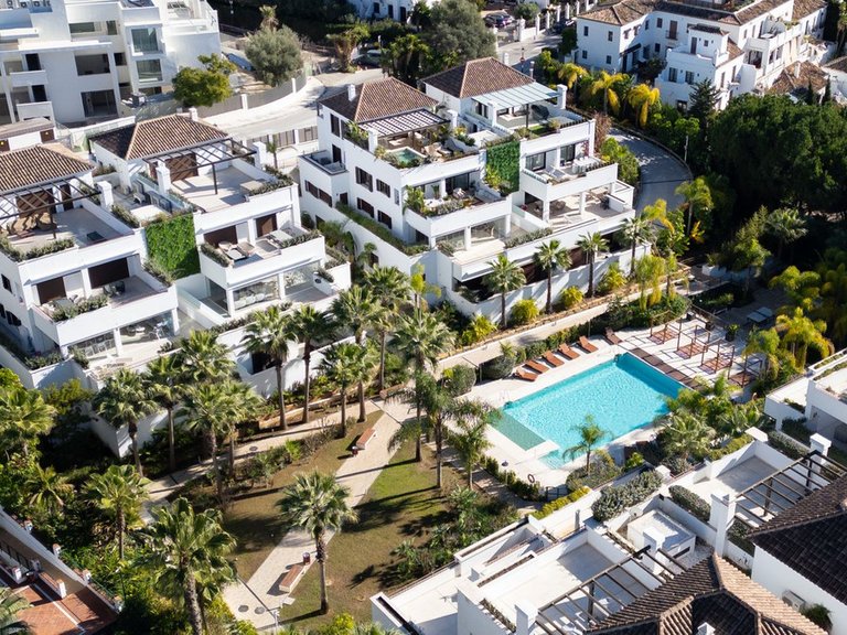 Apartment for Sale in The Golden Mile, Malaga 1