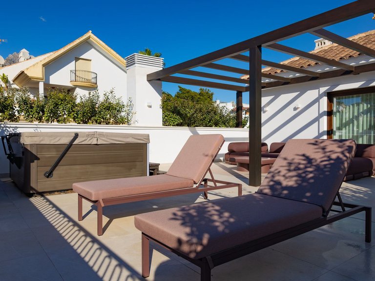 Apartment for Sale in The Golden Mile, Malaga 10