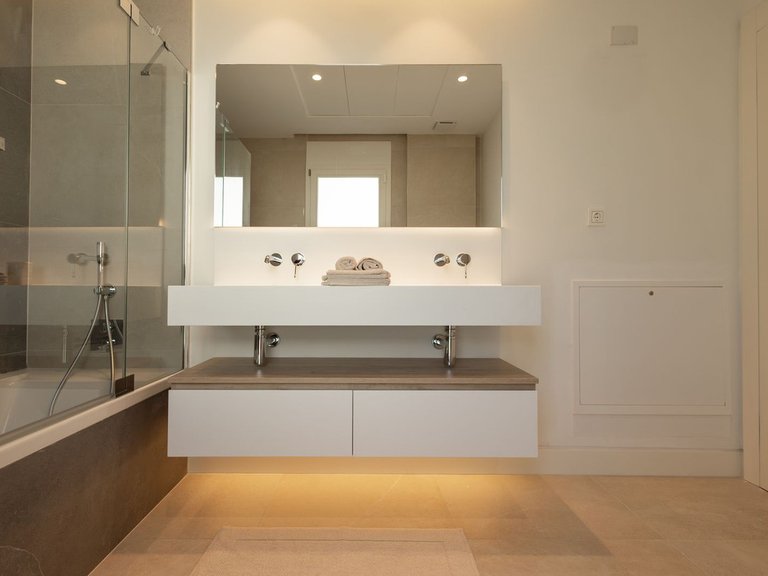 Apartment for Sale in The Golden Mile, Malaga 20
