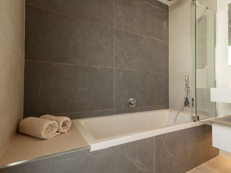 Apartment for Sale in The Golden Mile, Malaga 21