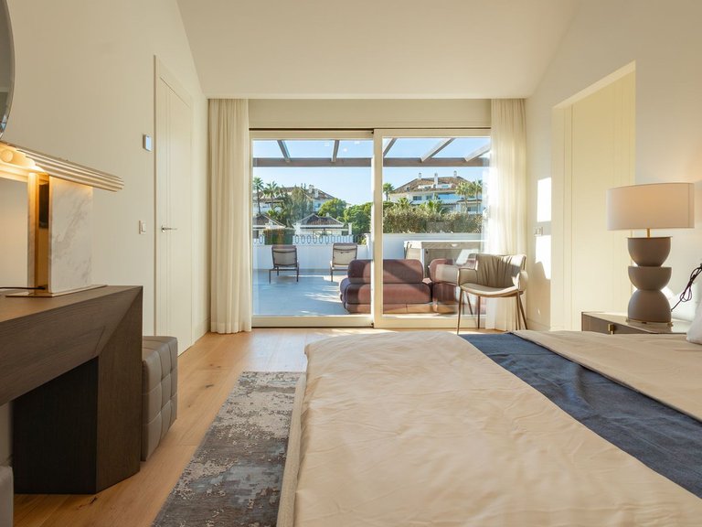 Apartment for Sale in The Golden Mile, Malaga 24