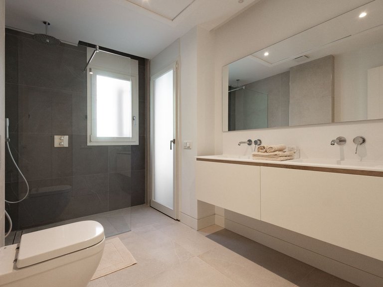 Apartment for Sale in The Golden Mile, Malaga 27