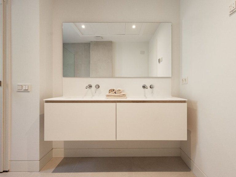 Apartment for Sale in The Golden Mile, Malaga 28