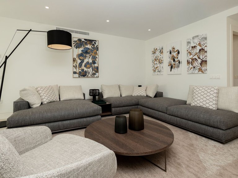 Apartment for Sale in The Golden Mile, Malaga 38