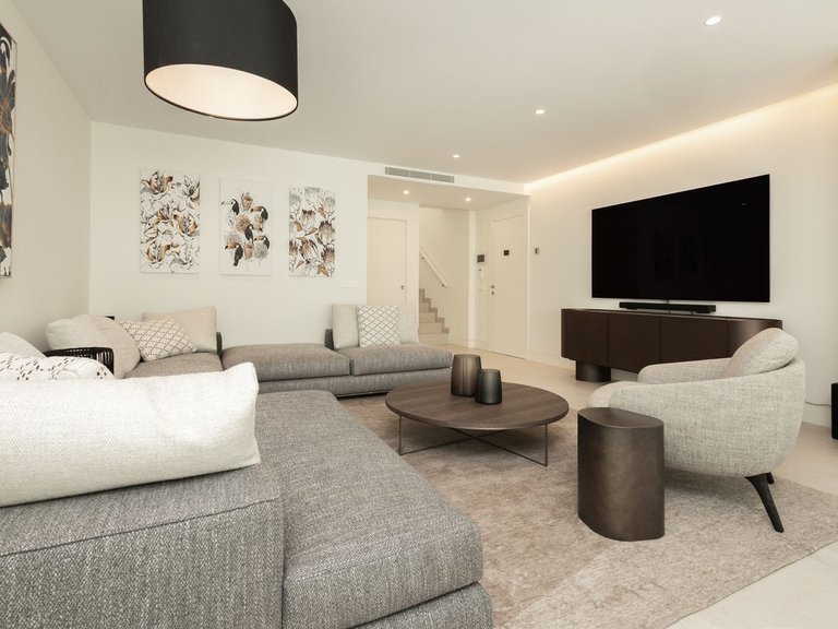 Apartment for Sale in The Golden Mile, Malaga 40