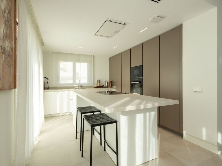 Apartment for Sale in The Golden Mile, Malaga 41