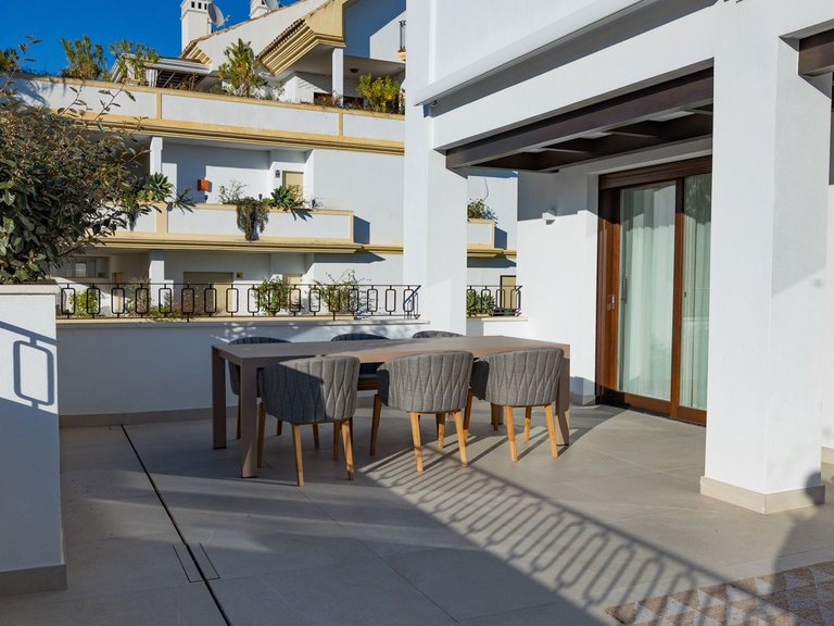 Apartment for Sale in The Golden Mile, Malaga 44