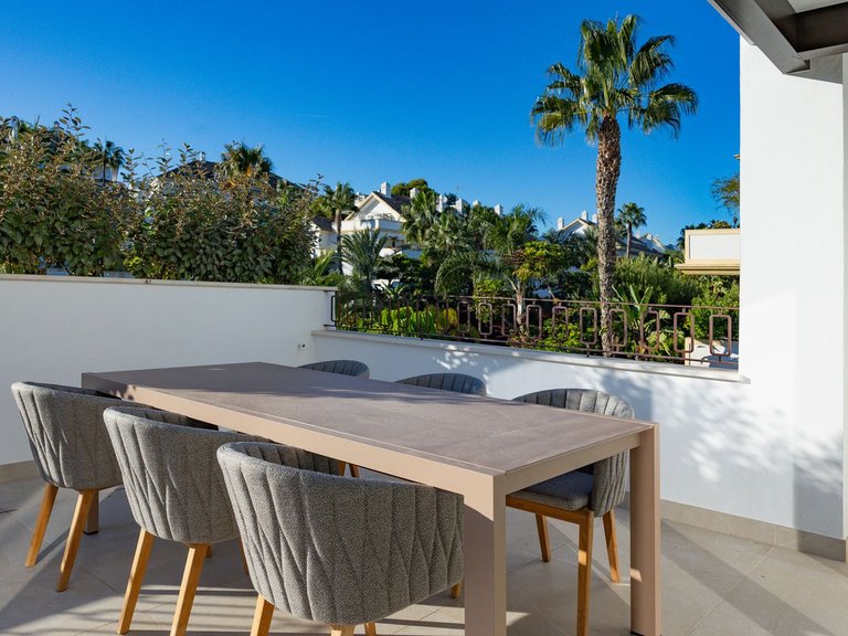 Apartment for Sale in The Golden Mile, Malaga 47
