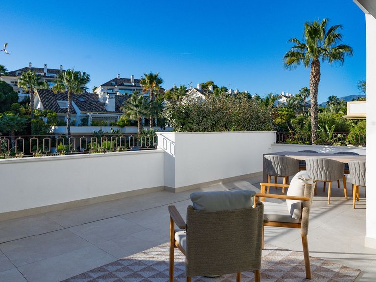 Apartment for Sale in The Golden Mile, Malaga 48