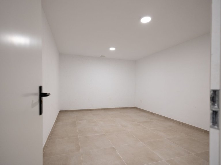 Apartment for Sale in The Golden Mile, Malaga 50
