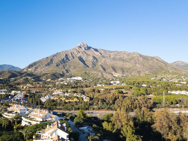 Apartment for Sale in The Golden Mile, Malaga 52