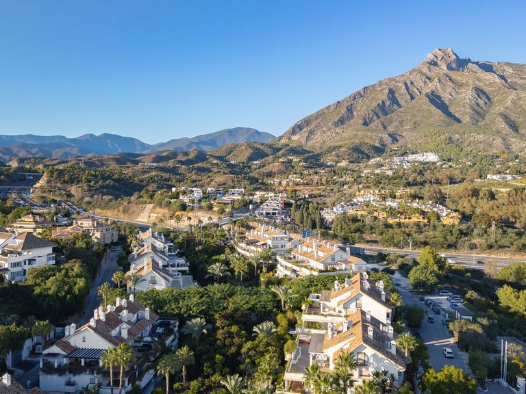 Apartment for Sale in The Golden Mile, Malaga 53