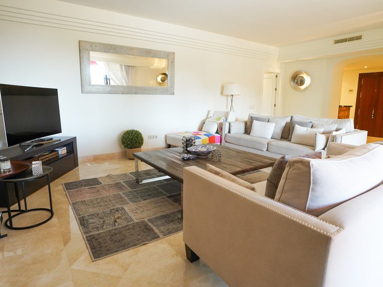 Apartment for Sale in Puerto Banús, Malaga 19