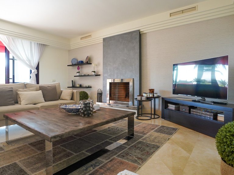 Apartment for Sale in Puerto Banús, Malaga 5