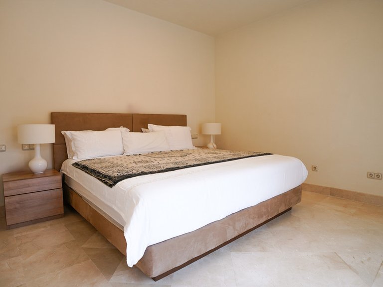 Apartment for Sale in Puerto Banús, Malaga 7