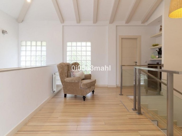 Villa for Sale in Pinares De San Antón, Malaga 10