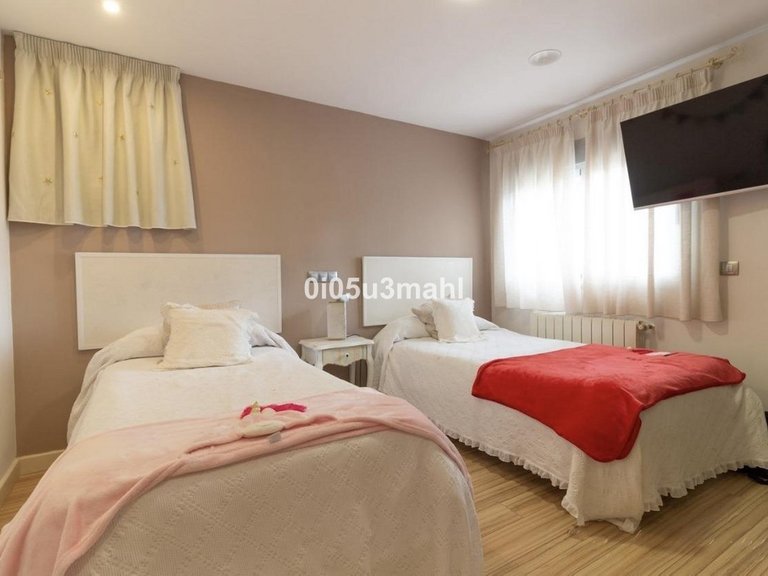 Villa for Sale in Pinares De San Antón, Malaga 12