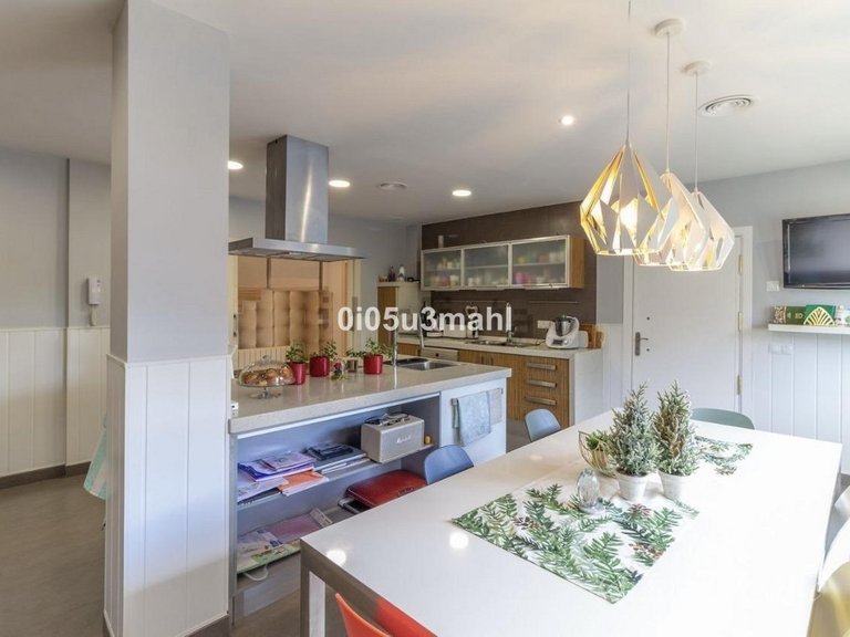 Villa for Sale in Pinares De San Antón, Malaga 6