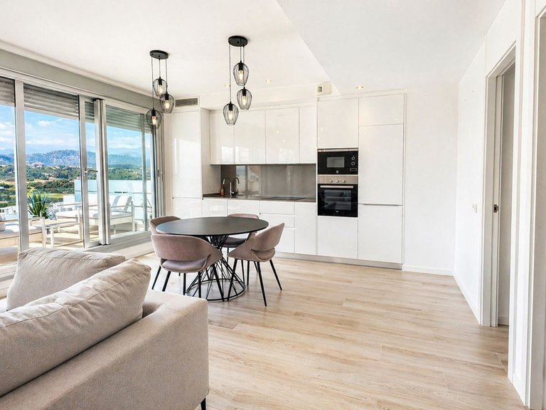 Apartment for Sale in New Golden Mile, Malaga 12