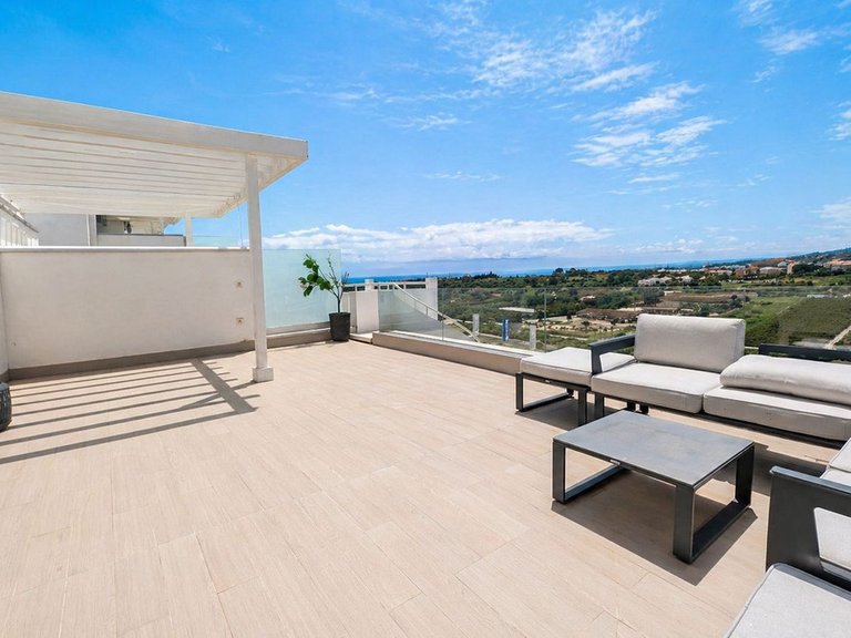 Apartment for Sale in New Golden Mile, Malaga 2