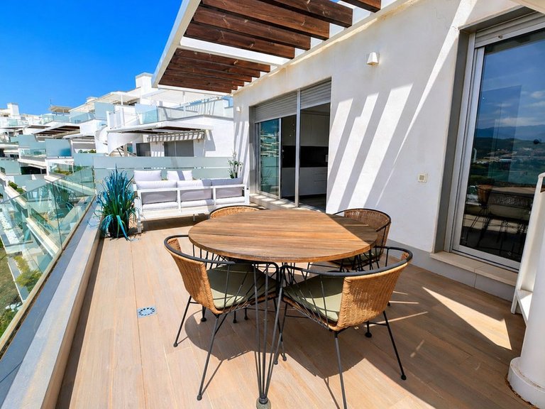 Apartment for Sale in New Golden Mile, Malaga 4