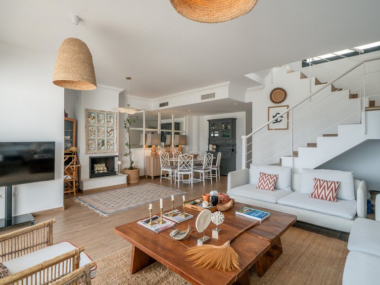 Villa for Sale in La Mairena, Malaga 14