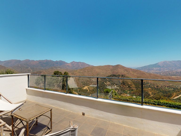 Villa for Sale in La Mairena, Malaga 23