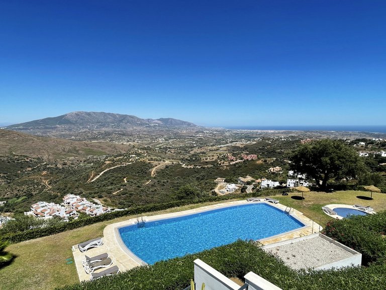 Villa for Sale in La Mairena, Malaga 6