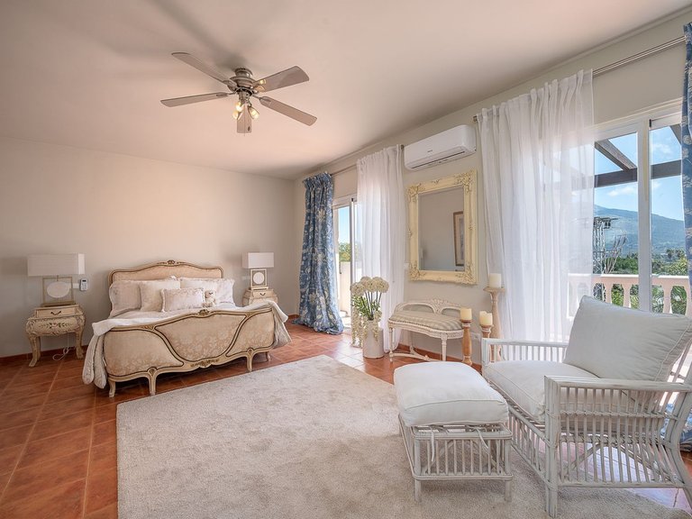 Villa for Sale in Coín, Malaga 18